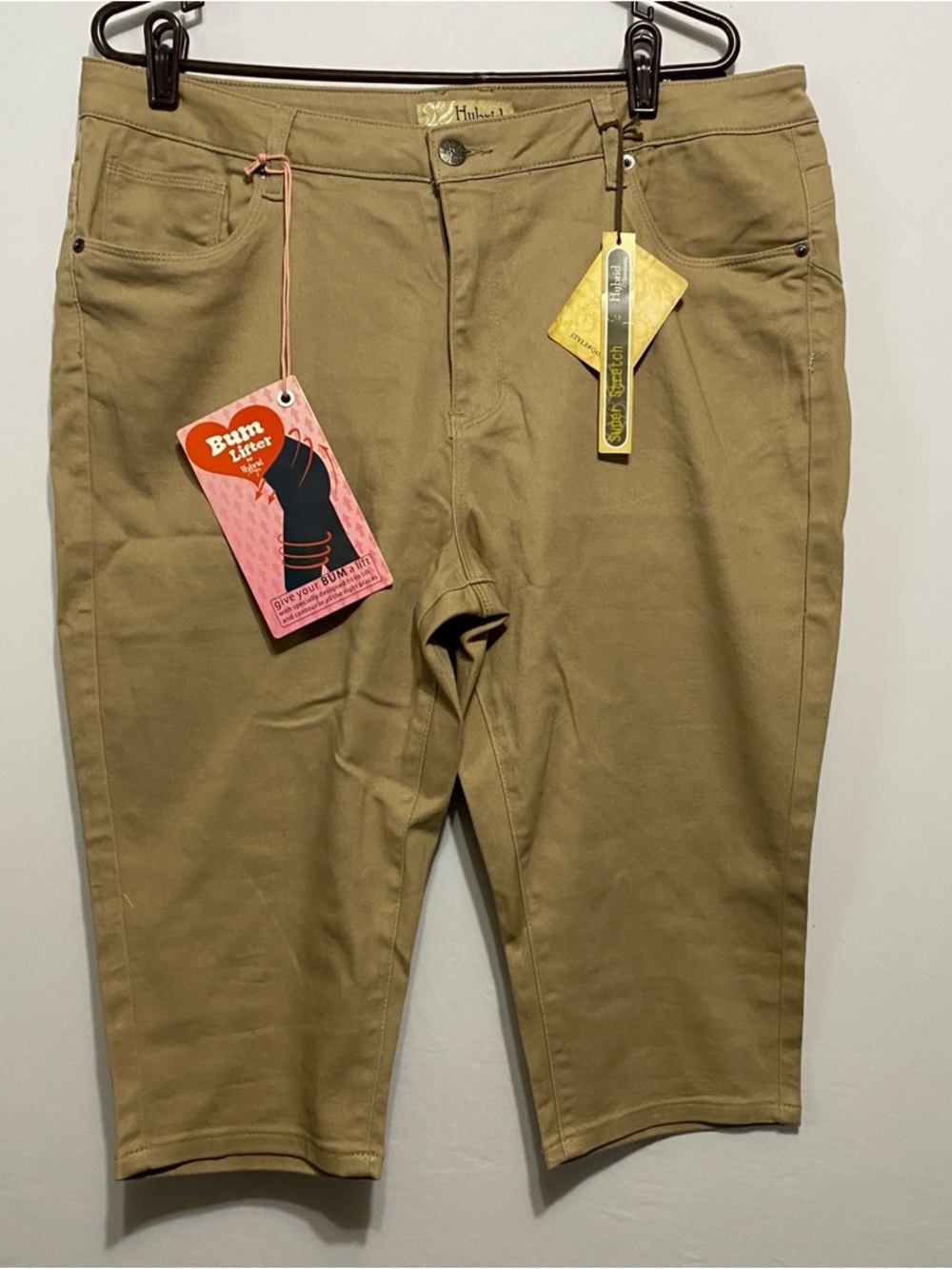 Hybrid & Company Size 18 Bum Lifter Khaki Capris NWT